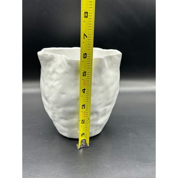 White Ceramic Kasper Vase Plant Pot Planter hammered details curved opening - Picture 6 of 7